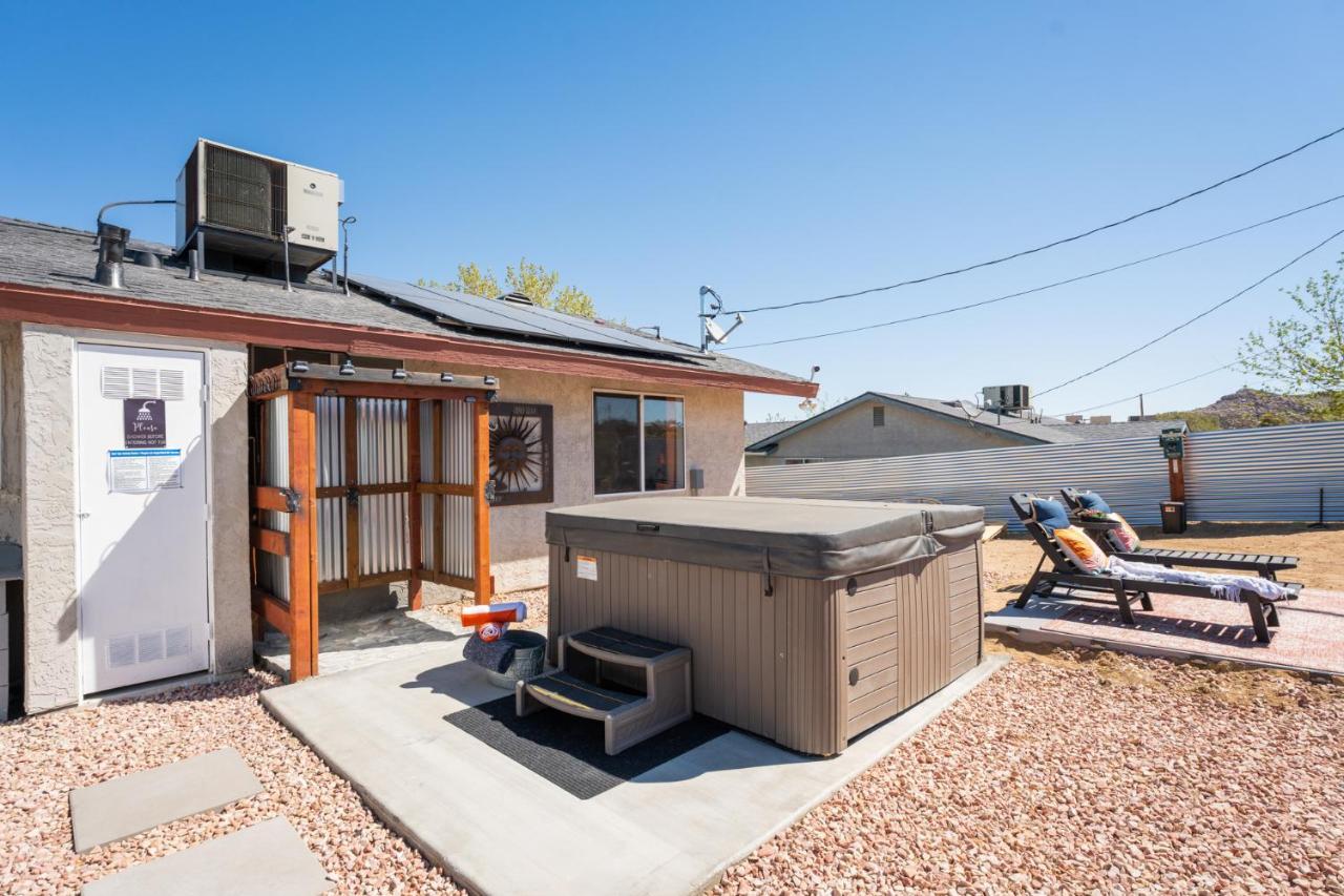 Vila Hot Tub, Games, King Bed, Fire Pit, Bbq Grill, Minutes From National Park And Views Joshua Tree Exteriér fotografie