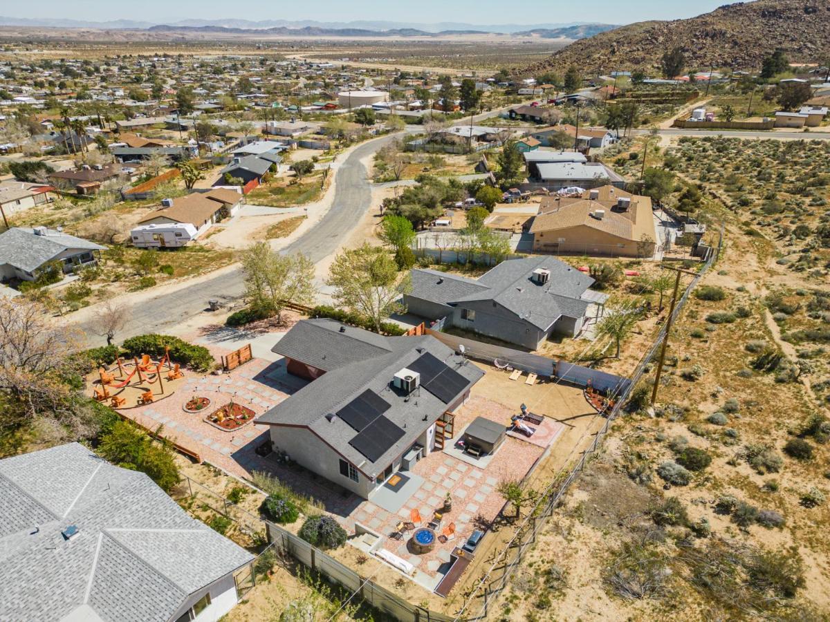 Vila Hot Tub, Games, King Bed, Fire Pit, Bbq Grill, Minutes From National Park And Views Joshua Tree Exteriér fotografie